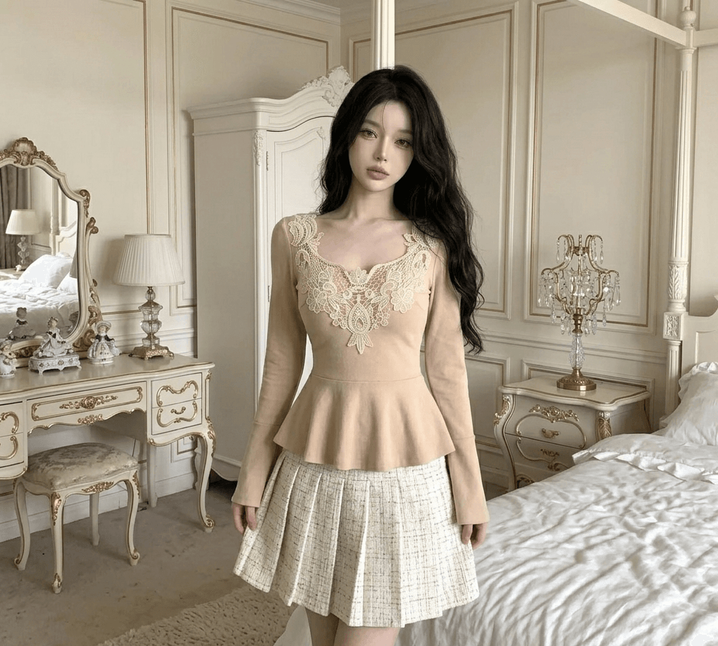 Blusa elegante y sofisticado con dobladillo con volantes y mangas acampanadas.